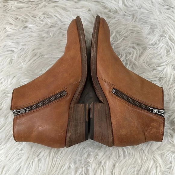 Frye Carson Piping Cognac DISTRESSED LEATHER Ankle Bootie Heel Side Zip Size 7.5 - Picture 7 of 13
